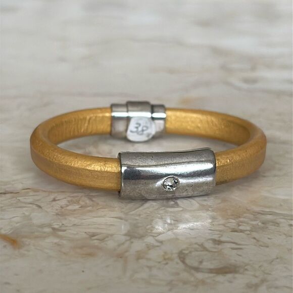 New! Handcrafted Leather Cuff Style Bracelet - Picture 2 of 9